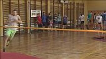 Biegali, skakali wzwyż