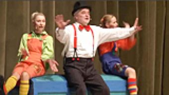 Warto zabierać dziecko do teatru