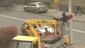 Usuwanie świątecznego oświetlenia