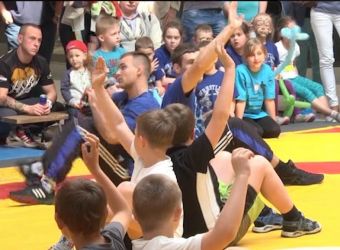 Dzień Dziecka z zapaśnikami