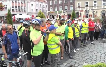 Na rowerze promują życie bez alkoholu