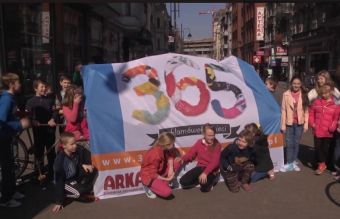 365 reklamówek śmieci