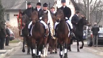 Konno do kościółka w Pietrowicach Wlk.