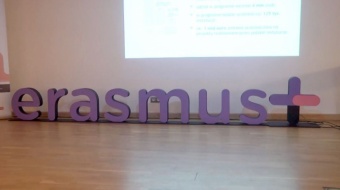 Erasmus + Bus
