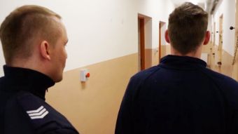 Okradł i pobił seniora