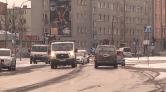 Pada śnieg, wolniej jedź!