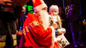 Św. Mikołaj ze strażakami