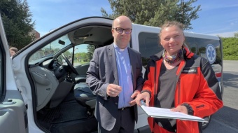 Przekazanie karetki dla Ukraińców