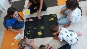 Malowanie rękami i nogami w SOWie