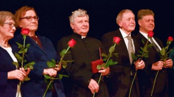 Wręczono medale ks. S. Pieczki