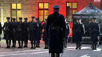 Odsłonięcie tablicy na ZK