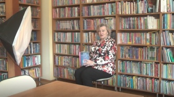 Portret z książką