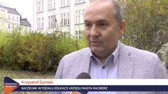 Nowoczesny plac zabaw przy żłobku