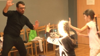 Czego uczy pantomima?