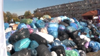 Tony ubrań zebrane w szczytnym celu