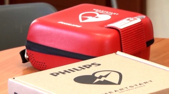 Starosta przekazał defibrylator