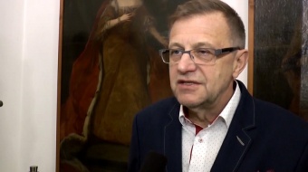 "Całkiem serio, choć niekoniecznie"