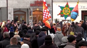 Z trzech stron na rynek