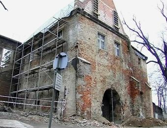 Wstrzymano prace na zamku